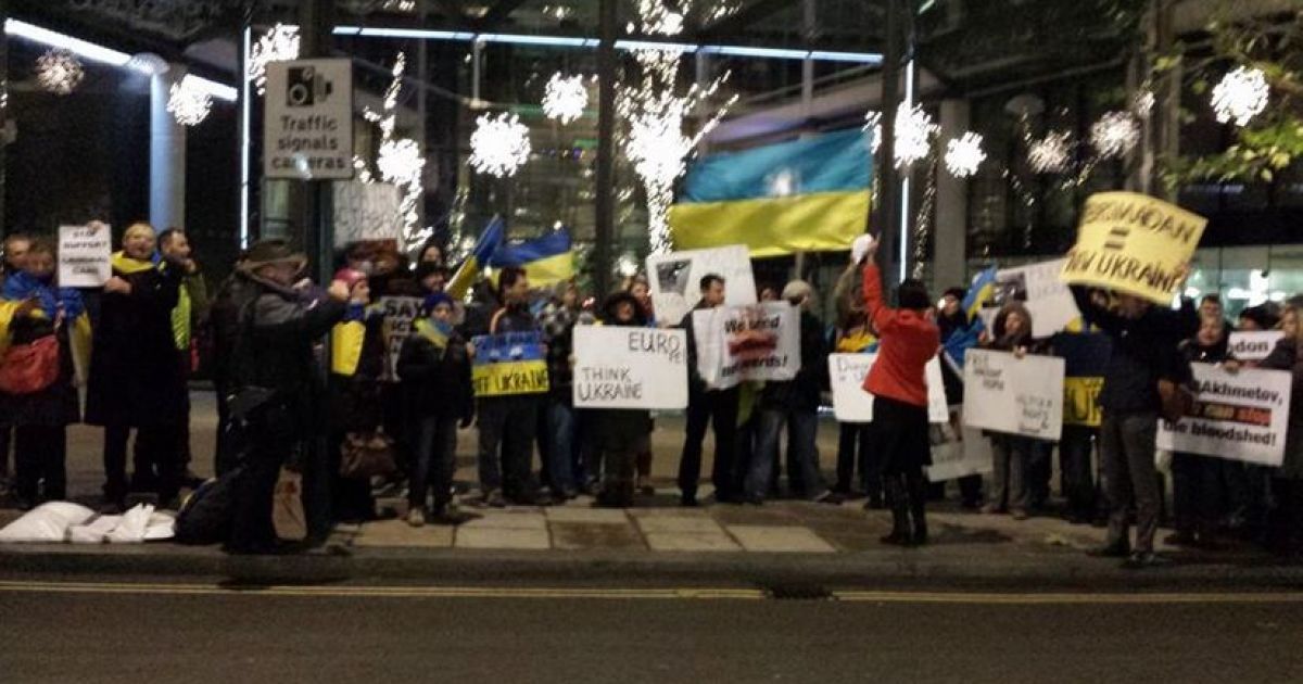 Ахметов до активістів так і не вийшов