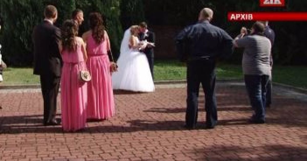 Українки готові виходити заміж за гроші