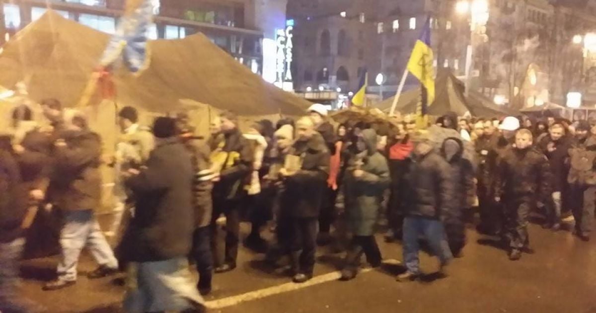 На Євромайдані панував піднесено-жартівливий настрій / © adme.ru