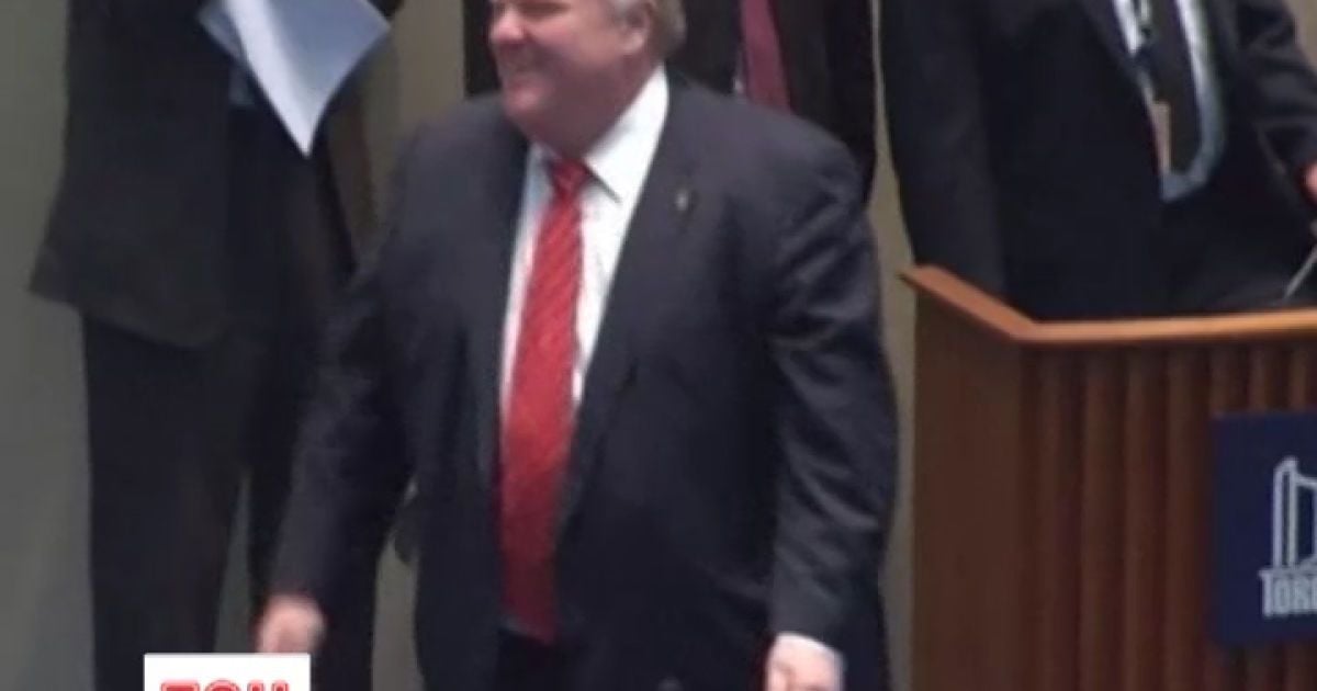 Мер Торонто пішов у скоки прямо на засіданні