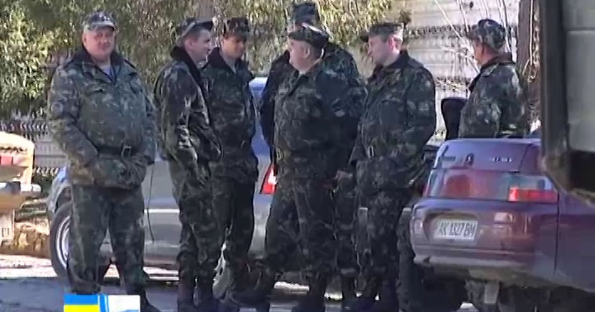 Десятки офицеров штаба ВМФ в Севастополя остаются в осаде