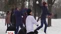 Більше двохсот людей влаштували обстріл сніжками у Дніпропетровську
