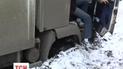 На Закарпатье коммунальщики оставили по себе дорогу разрытую