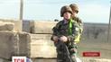 Храбрые украинцы стоят на границе с Крымом