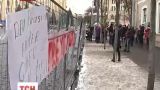 Харьковчане требуют освободить площадь Свободы