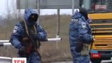 На крымских блок-постах продолжают дежурить вооруженные военные