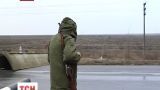 Вооруженные блокпосты усиленно проверяют автомобили на въезде в Крым