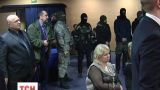 Бойцы "Правого сектора" в масках ворвались на совет адвокатов Украины