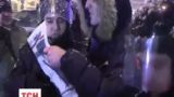 Москва арестовала россиян за протест против войны и насилия