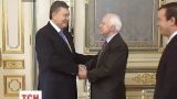 Виктор Янукович заверил американских сенаторов в проведении честного и прозрачного расследования разгона Евромайдана