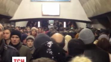 Днем милиция семь часов искала взрывчатку в метро