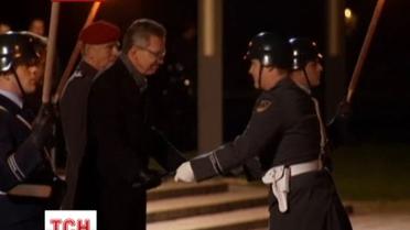 Министр обороны Германии Томас де Мезьер ушел в отставку под хит 80- х «Life is Life»