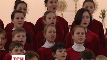 Полсотни маленьких украинцев форсировано овладели хоровым пением ради концерта в храме
