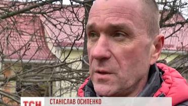 На Киевщине неизвестные избили и похитили мужчину на глазах семьи