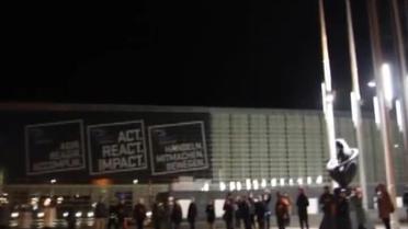 Десятки людей в Страсбурге спели украинский гимн