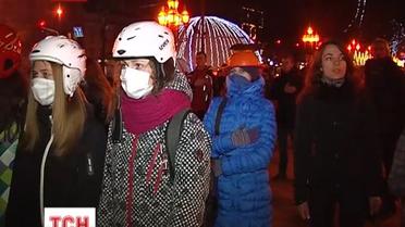 Во Львове состоялся парад масок и касок против принятых законов