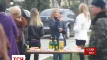 В Бельбеке под прицелами снайперов женщины отпраздновали 8 марта