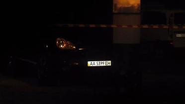 Автомобіль оточили правоохоронці