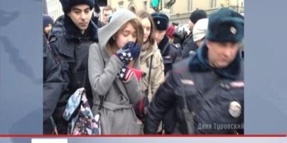Москва устраивает провластный митинг в поддержку войны