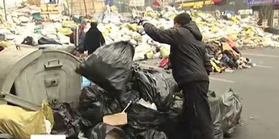 На Майдані мітингувальники влаштували велике прибирання