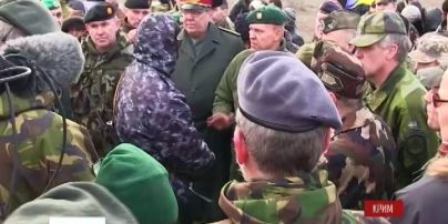 Чужаки не пропустили автобус автобусы ОБСЕ в Крым