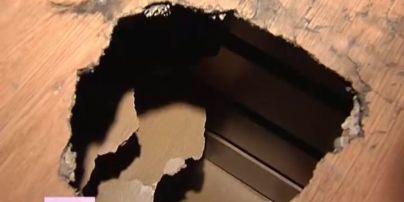 Вибух в Будинку профспілок пропалив стіл і пошкодив стелю