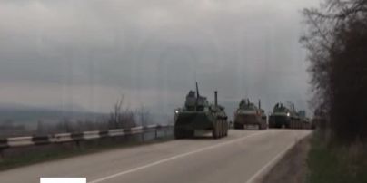 Російські БТР прямують до Сімферополя