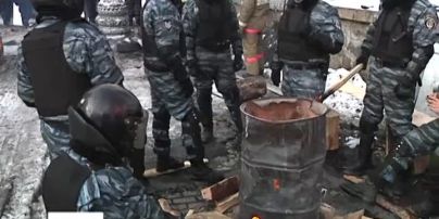 МВС влаштувало екскурсію журналістам в тил "Беркута"