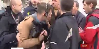 В Севастополе вооруженные оккупанты жестоко избили журналистов