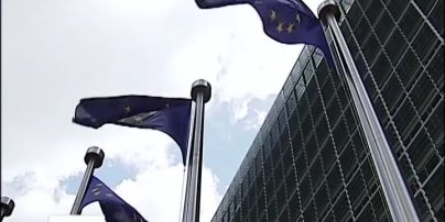 Ангела Меркель поздравила Яценюка с новой должностью и пообещала поддержку