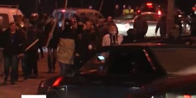 Активісти затримали "беркутівців-мародерів"