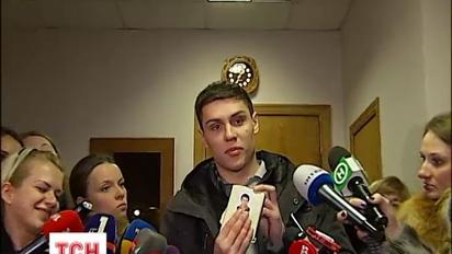 Таємничій активіст розповів про радикальні настрої Правого сектору