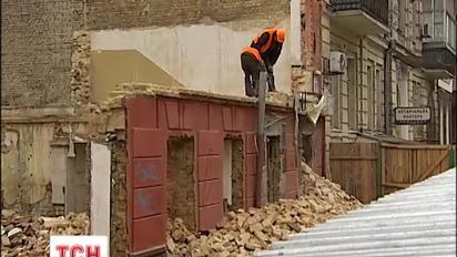 Від історичного будинку, що належав Михайлові Грушевському, залишилось лише півстіни