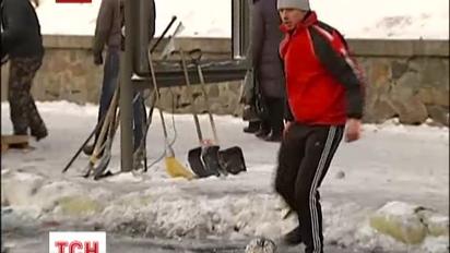 Активисты предлагают силовикам сыграть в футбол