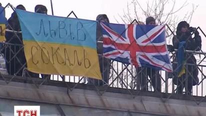 Українці з усього світу повертаються додому підтримати Євромайдан