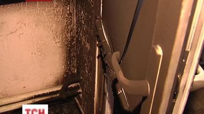 Невідомі запустили два коктейлі Молотова та димову шашку у відділ міліції в Бучі