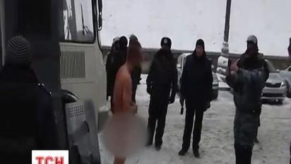 Рідні силовика стверджують, що справу знущань над Гаврилюком навмисно зводять нанівець