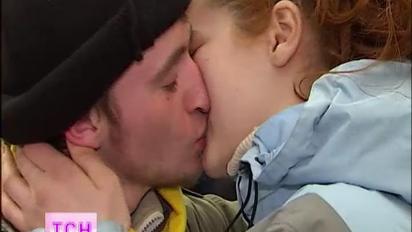 В Українському домі активіст освідчився дівчині