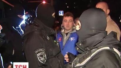 Активісти розповіли подробиці нічного протистояння з «Беркутом» на Проспекті Перемоги