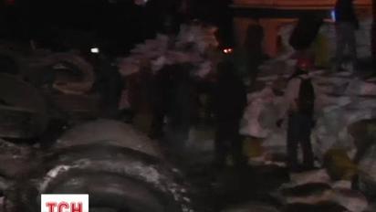 Нову барикаду звели мітингувальники на вулиці Інститутській