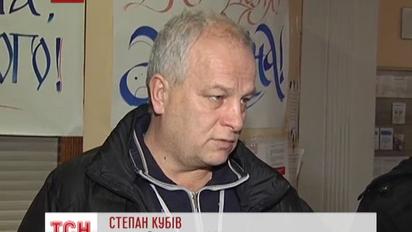 Опозиція закликає пікетувати резиденцію президента