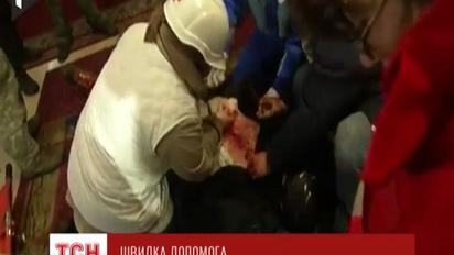 Медики без обезболивающего на полу оперировали раненых