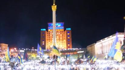 Невероятное видео исполнения гимна Украины 200-тысячным Евромайданом