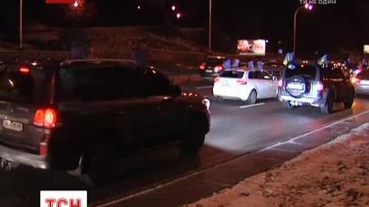 У Києві розпочався автопробіг з вимогою звільнення Андрія Дзіндзі та Володимира Кадури