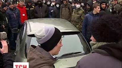 У Києві анти-автомайданівці атакували опонентів