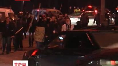 Активисты задержали "беркутовцев-мародеров"