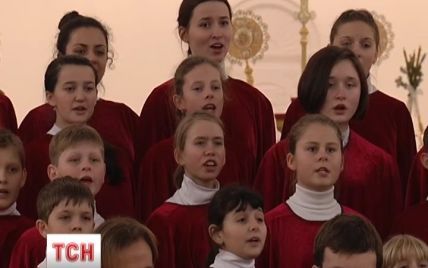 50 маленьких украинцев за пять дней изучили музыкальную грамоту, чтобы сыграть в храме