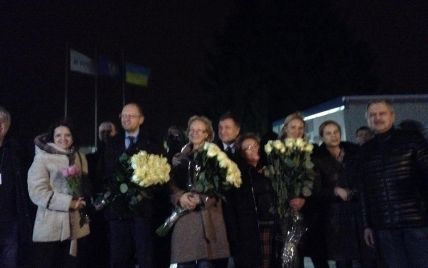 Тимошенко прилетела в Киев