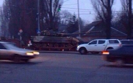 У Києві на Теремках помітили танк (фото)
