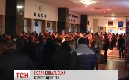 Чутки про паніку на залізничному вокзалі Києва не підтвердилися